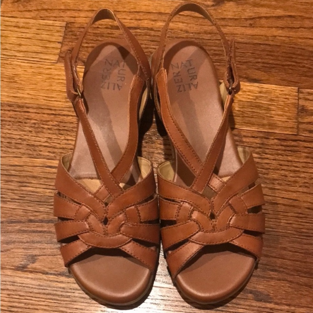 Naturalizer Women's Tan Strappy Sandals